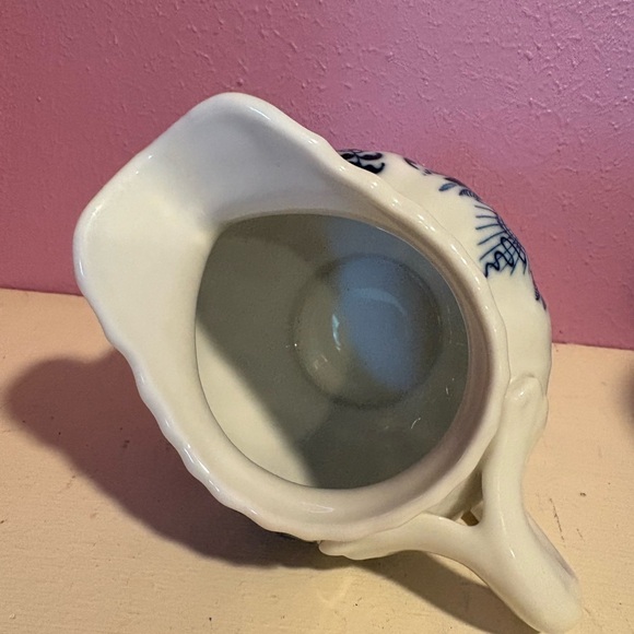 Vintage GUC * Blue Danube White Floral Print Ceramic Creamer Pitcher Retro Find - Picture 7 of 7